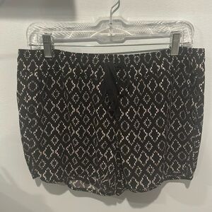 Banana Republic Dolphin Hem Shorts Size Medium